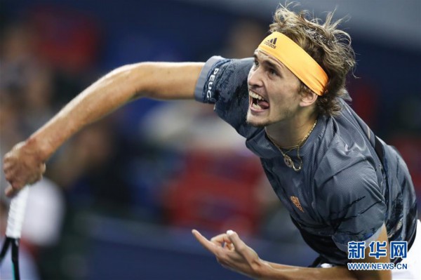 球迷不仅看 球迷不仅看